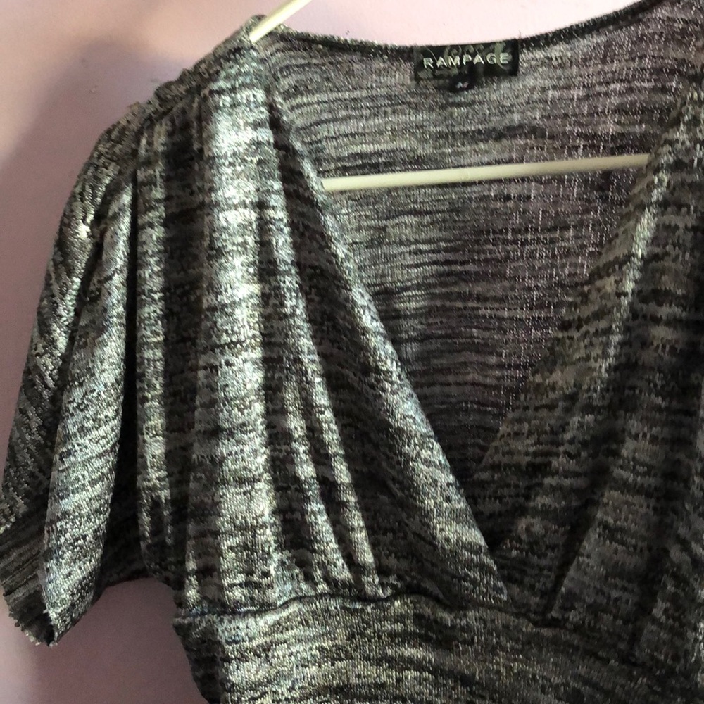 Grey top